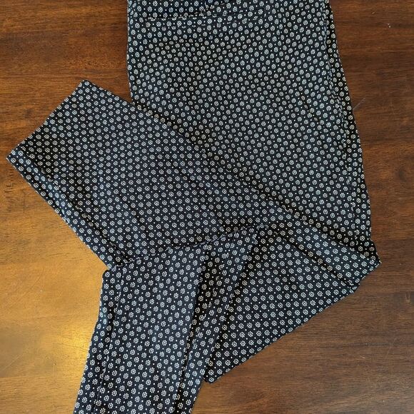 Old Navy Plus size Mid Rise Pixie Pant Size 18 - Picture 1 of 9